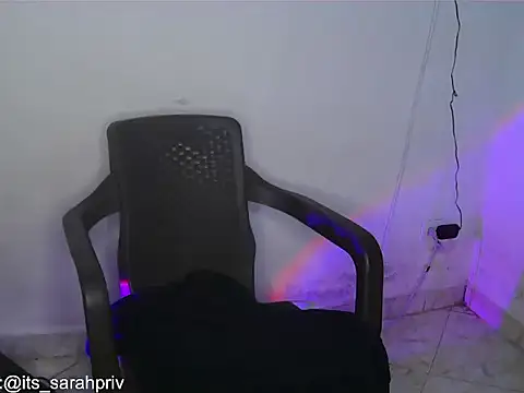 soysara15's Live Chat Room