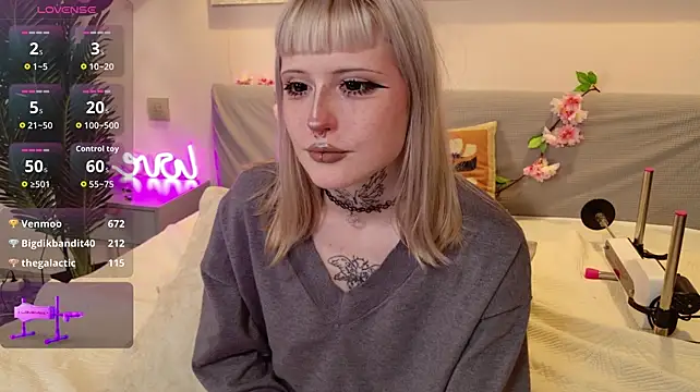 MilkMeSoftly Chat XXX in diretta