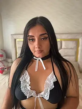 Chat +18 de Amaliadaltonn ao vivo