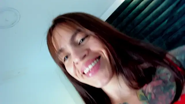 ValeryMontenegro Chat XXX live