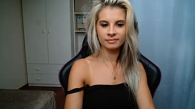 KristineGlow Live XXX Chat