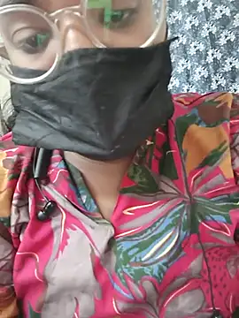 Chat XXX en directo de MaggieTelugu-15