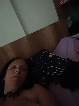 kotkite élő XXX-chatje