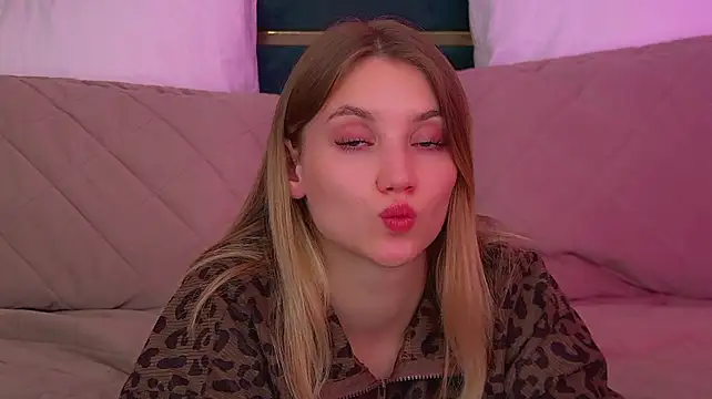 StacyEvances Adlı Modelin Canlı XXX Sohbeti