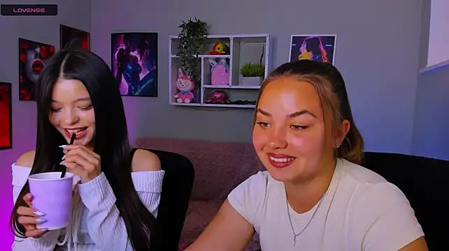 itscharlliee Adlı Modelin Canlı XXX Sohbeti