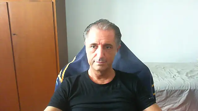 lliuk70mi Show in webcam