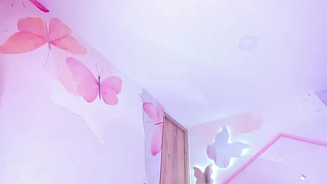 Hellencute18_'s Live XXX Chat