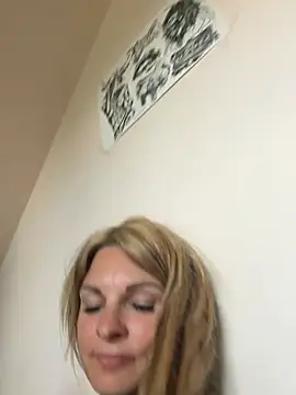 kinkysarahx's Live XXX Chat