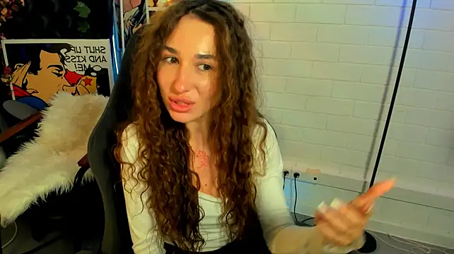 AsterBlom's Live XXX Chat