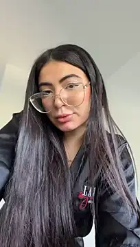 Mia_222 – Live XXX-chat
