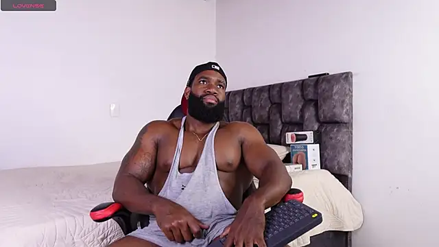 james_musclebbc élő XXX-chatje