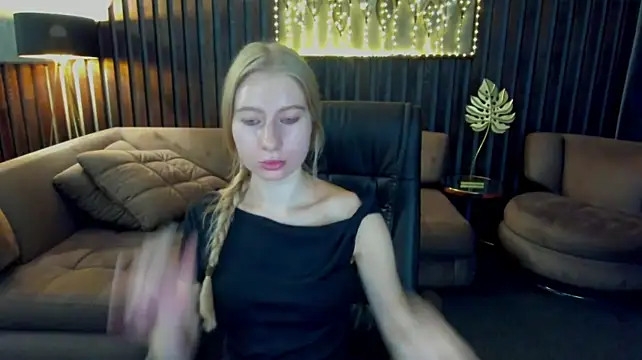Alina_BlondeのライブXXXチャット