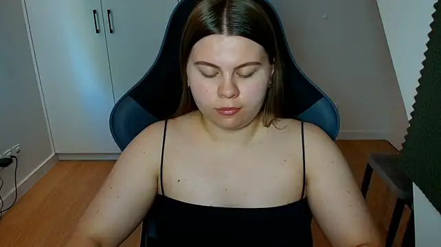 AbbyLuxee – Naživo XXX chat