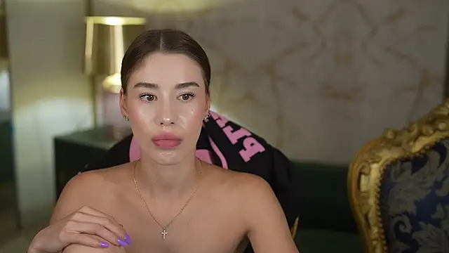 Selena_Glow Chat XXX in diretta
