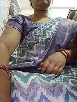 הופעת וובקאם של indianhotwife639