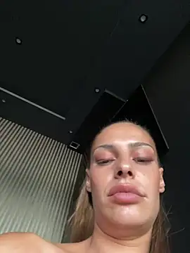 XXX chat uživo modela sweetchery999999