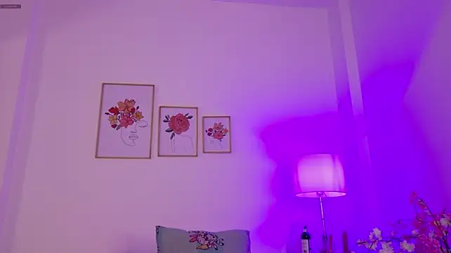 dark_angell77 Adlı Modelin Canlı XXX Sohbeti