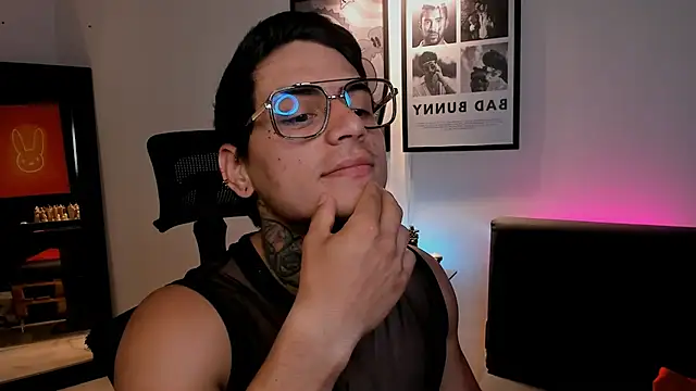 Simon_cortes' Live XXX Chat