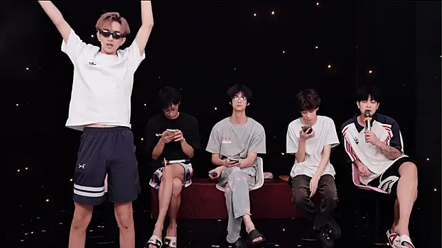 Chenyong123 라이브 XXX 채팅