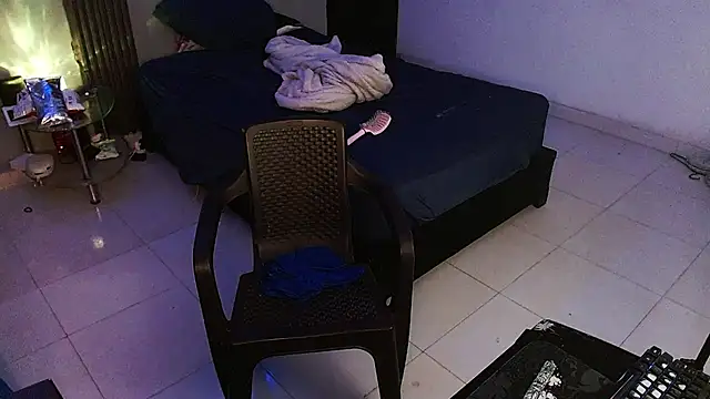 Mr_yisuzz's Webcam Show