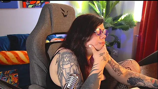 CharliBlackwood's Live XXX Chat