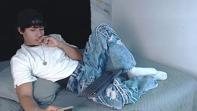 MaximilianRoth Live XXX-Chat