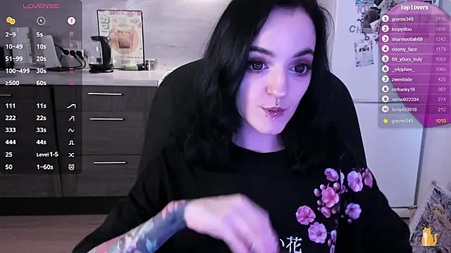 צ'אט XXX בשידור חי של lina__tyaaan