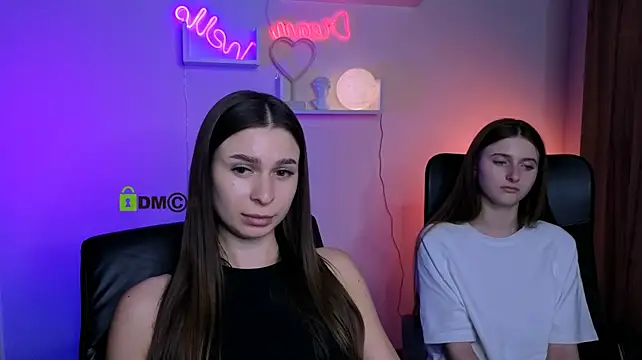 nekky_mouse Adlı Modelin Canlı XXX Sohbeti