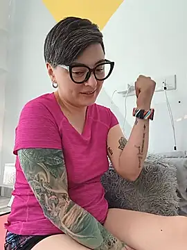 Chat +18 de kat_paradise ao vivo