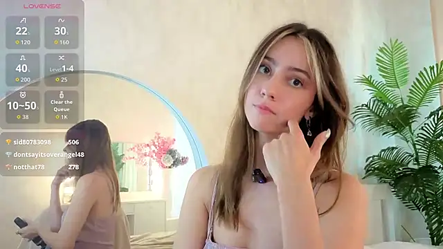 LorisPierro's Live XXX Chat