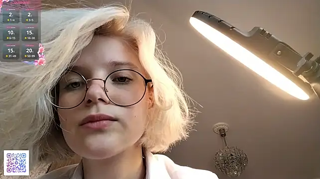 Smartemilia's Webcam Show