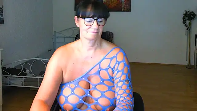 Sylly Live XXX-Chat