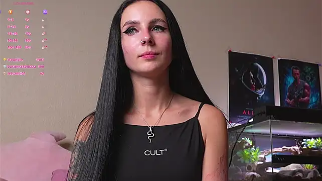 YaraAveiri's Live XXX Chat