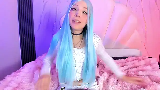 הופעת וובקאם של AliiceWonderland_