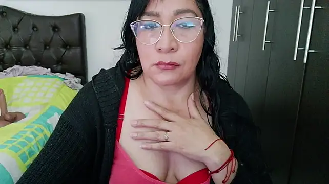 Grace_mature_milf: онлайн-секс-чат