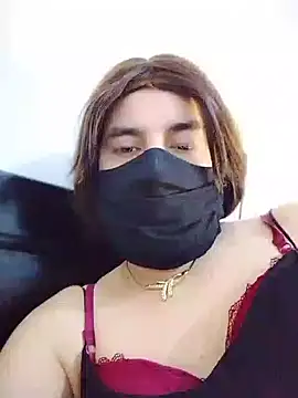 banouti28 XXX чат на живо