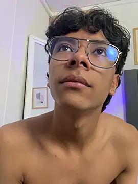 Chat XXX en directo de Adams__Bobby