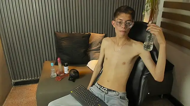 LianFerrer1's Webcam Show