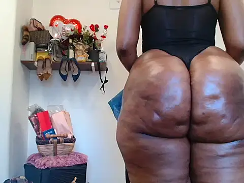 xTALLSEXYBUMx's Live XXX Chat
