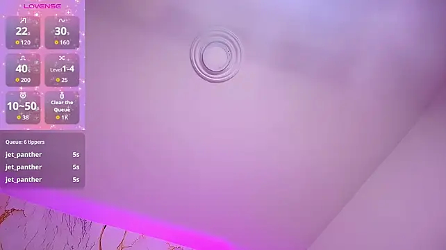 luucy_18's Live XXX Chat