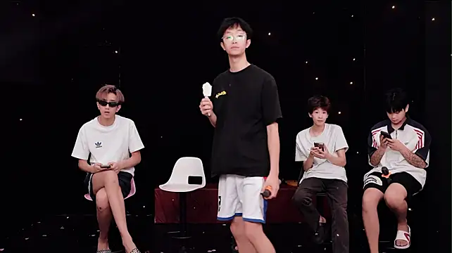 Czat XXX na żywo – Chenyong123