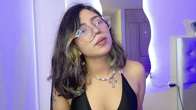 XXX chat uživo modela Alejaa_storm