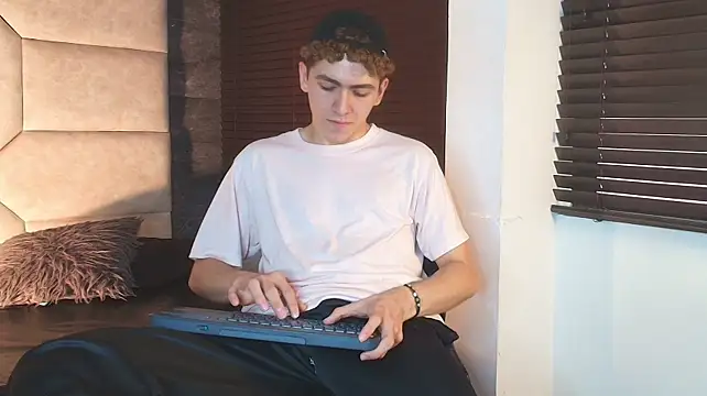 Tyler_Mcrey Шоу с уебкамера