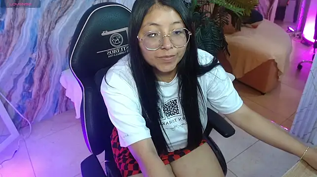 Živý XXX chat elowen_tay