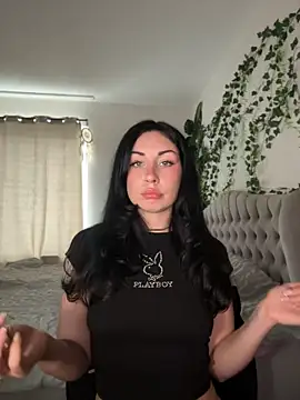Estherjizz Adlı Modelin Canlı XXX Sohbeti