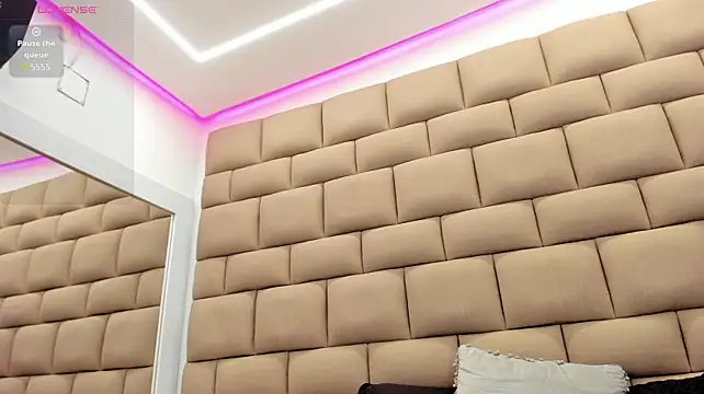 TifannyRosen – Naživo XXX chat