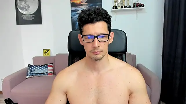 BrutusK08 live XXX chat