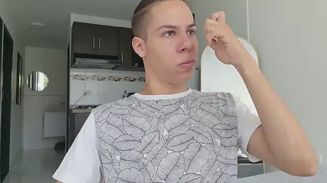 grey___27 Webcam Show