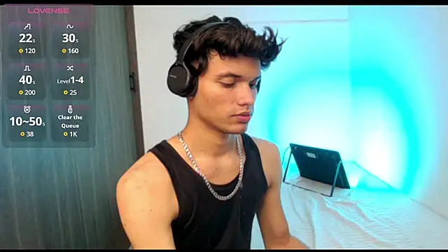 AlexxxGod 网络视讯表演