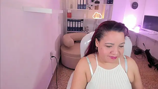 Crystal_mommy Chat XXX live